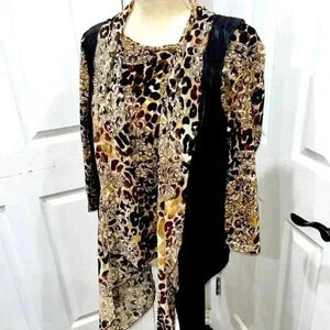 Chicos Easy wear Shirt/ vest 2 piece Set Size 1  Faux Suede Vest Abstract Animal